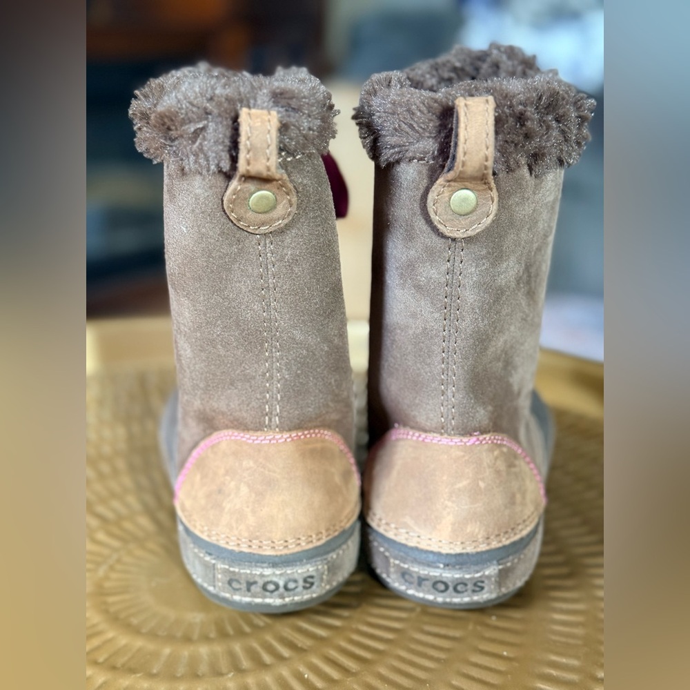 CROCS Women's Brown and Pink Winter Boots 9W like new - Picture 4 of 5